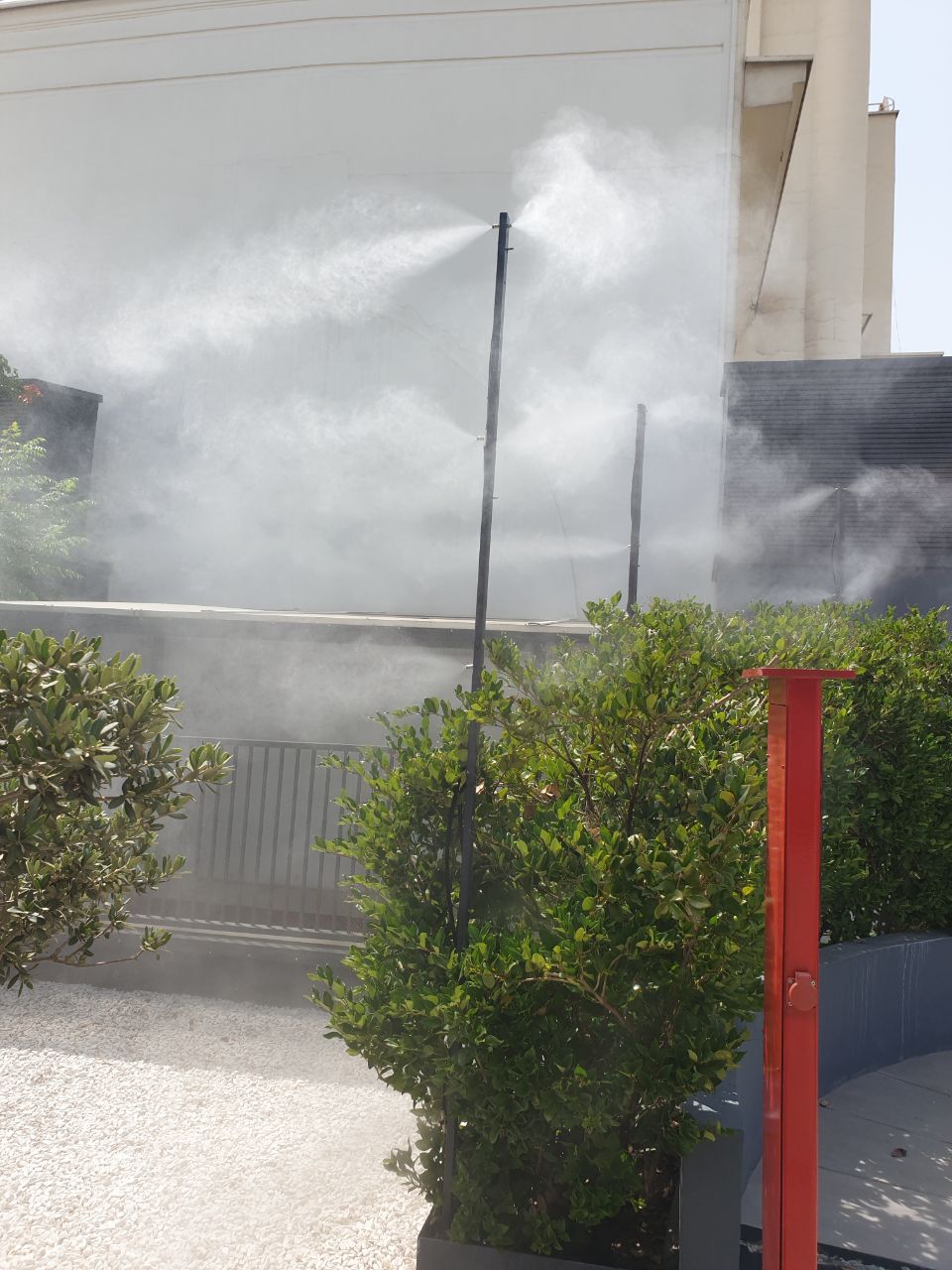 مه پاش جهت کاهش دمای فضای محیط